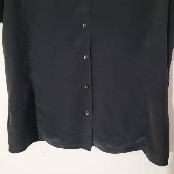 Jones New York Women’s Size Medium Black Silk Short Sleeve Button Down Blouse - Picture 3 of 12